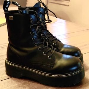 Platform combat lace up boots black